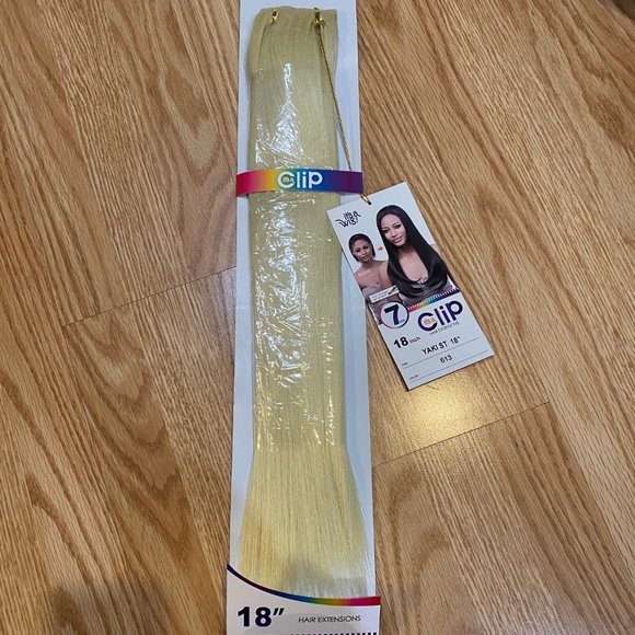 #77 18" IT'S A WIG CLIP HAIR EXTENSIONS - Picture 2 of 3